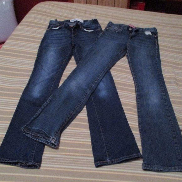 Bundle 3 for $15 - Old Navy Boot Cut Jeans - 2 Pairs - Picture 1 of 4